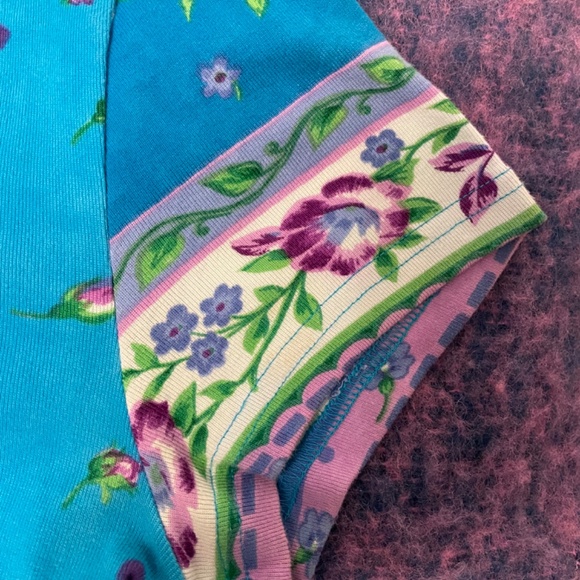 PRICE DROP! Chaudry Soft V-Neck Floral Embellished  Top  - Women's Large - Picture 5 of 12